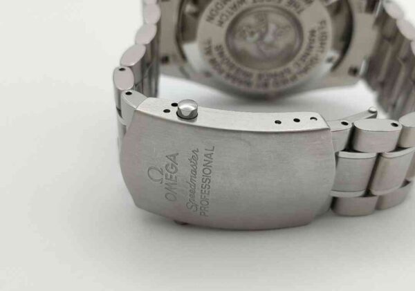 11845 - Omega - 3570.31 (Limited) - pre-owned conditions with MINOR signs of usage - Card & Box - Image 4