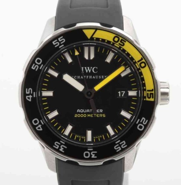 11408 - IWC - IW356802 - pre-owned conditions with MINOR signs of usage - With Card