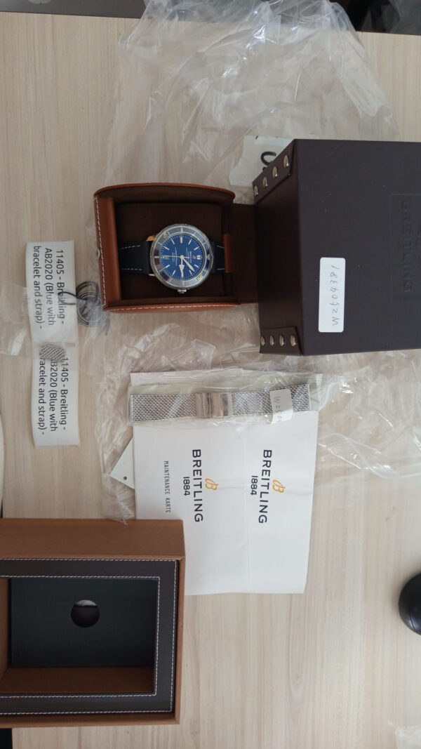 11405 - Breitling - AB2020 (Blue with bracelet and strap) - pre-owned conditions with MINOR signs of usage - Card & Box - Image 9