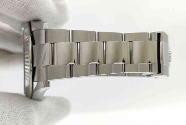 11843 - Rolex - 126334 (Wimbledon, 2024 Oyster) - pre-owned conditions with MINOR signs of usage - With Card - Image 3