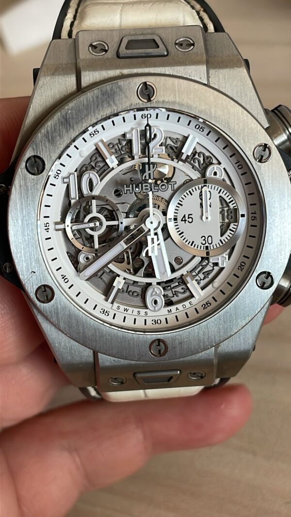 11374 - Hublot 411.NE.2010.LR.JSM15 (2024)- pre-owned conditions with MINOR signs of usage - Card & Box - Image 7