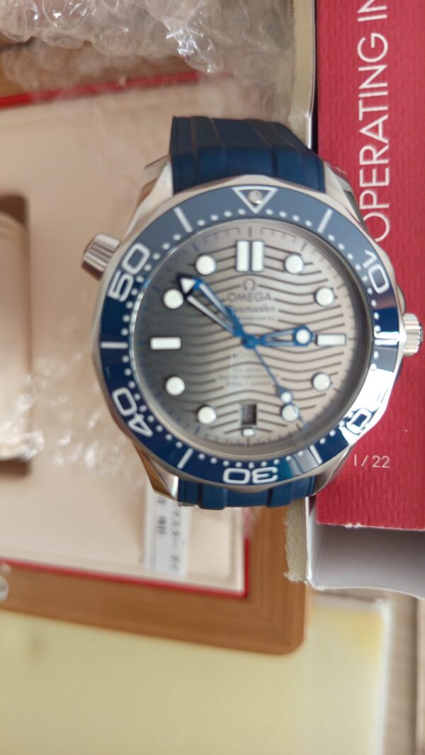 11286 - Omega 210.32.42.20.06.001 - Card & Box - Image 14