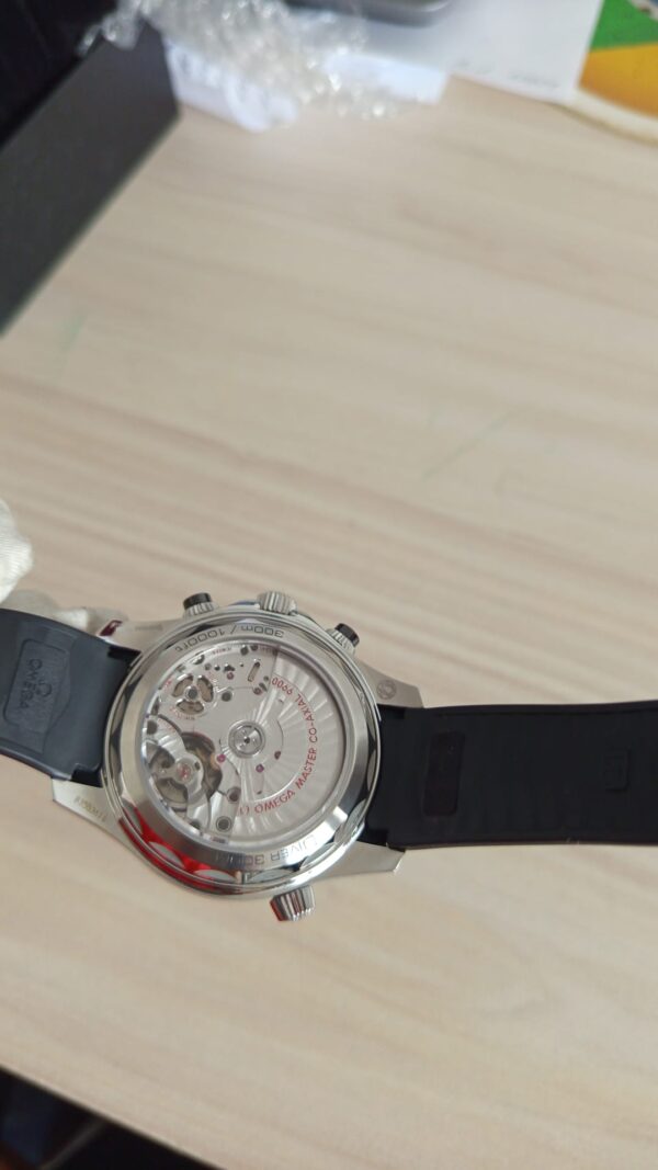 11264 - Omega - 210.32.44.51.01.001 - pre-owned conditions with MINOR signs of usage - With Card (2022) - Image 4