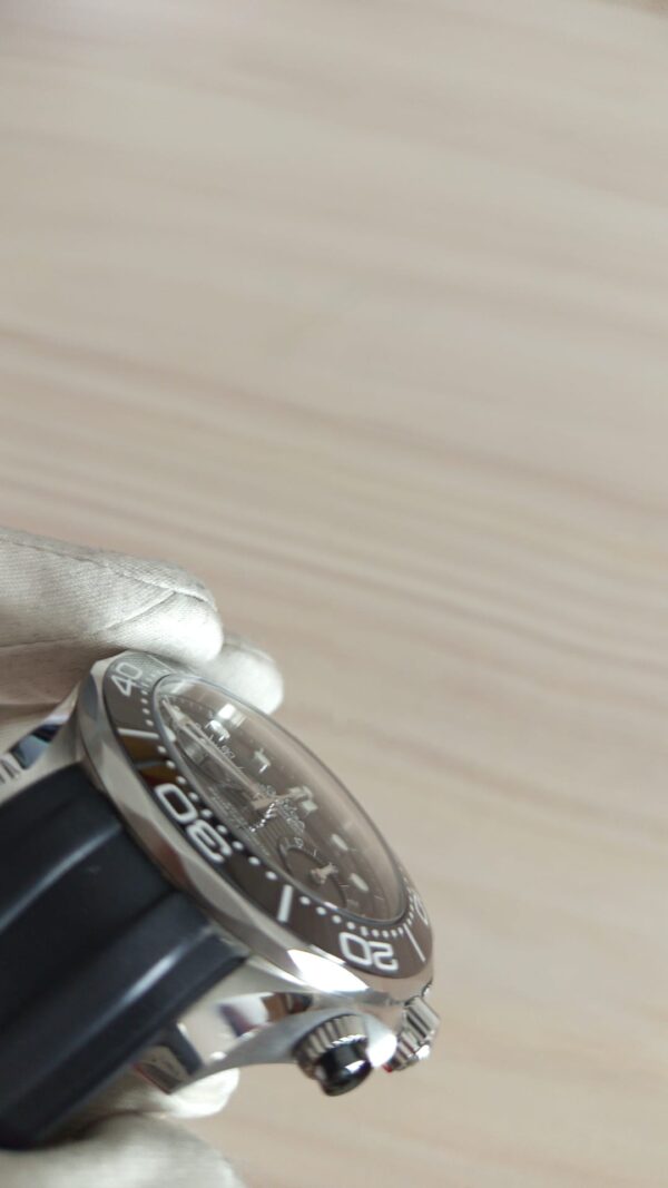 11264 - Omega - 210.32.44.51.01.001 - pre-owned conditions with MINOR signs of usage - With Card (2022) - Image 8