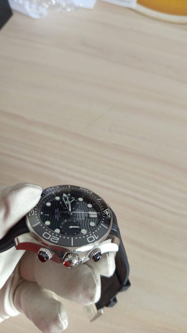 11264 - Omega - 210.32.44.51.01.001 - pre-owned conditions with MINOR signs of usage - With Card (2022) - Image 9