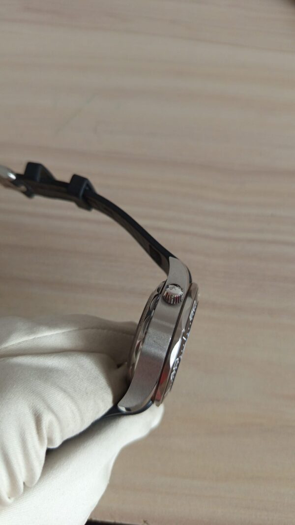 11264 - Omega - 210.32.44.51.01.001 - pre-owned conditions with MINOR signs of usage - With Card (2022) - Image 13