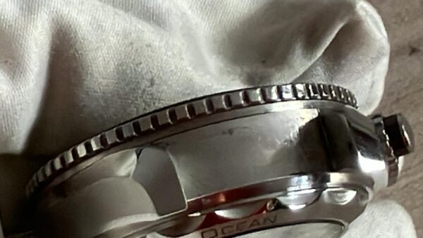 11256 - Omega - 215.33.46.51.01.001 - pre-owned conditions with MINOR signs of usage - Card & Box - Image 7