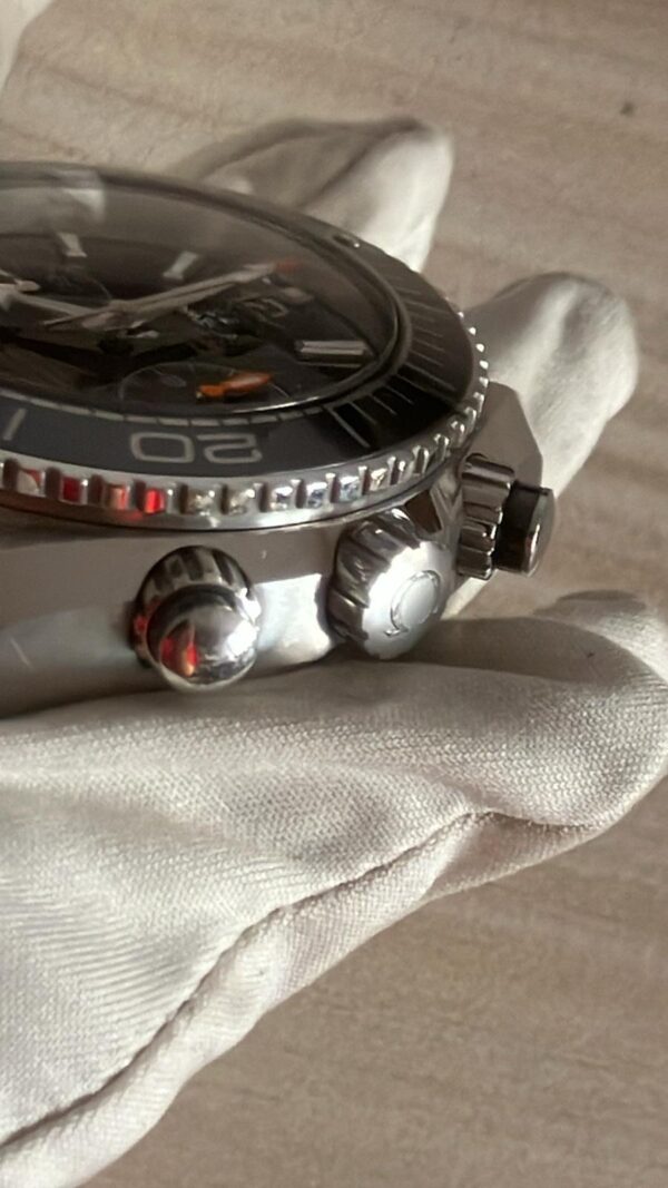 11256 - Omega - 215.33.46.51.01.001 - pre-owned conditions with MINOR signs of usage - Card & Box - Image 11
