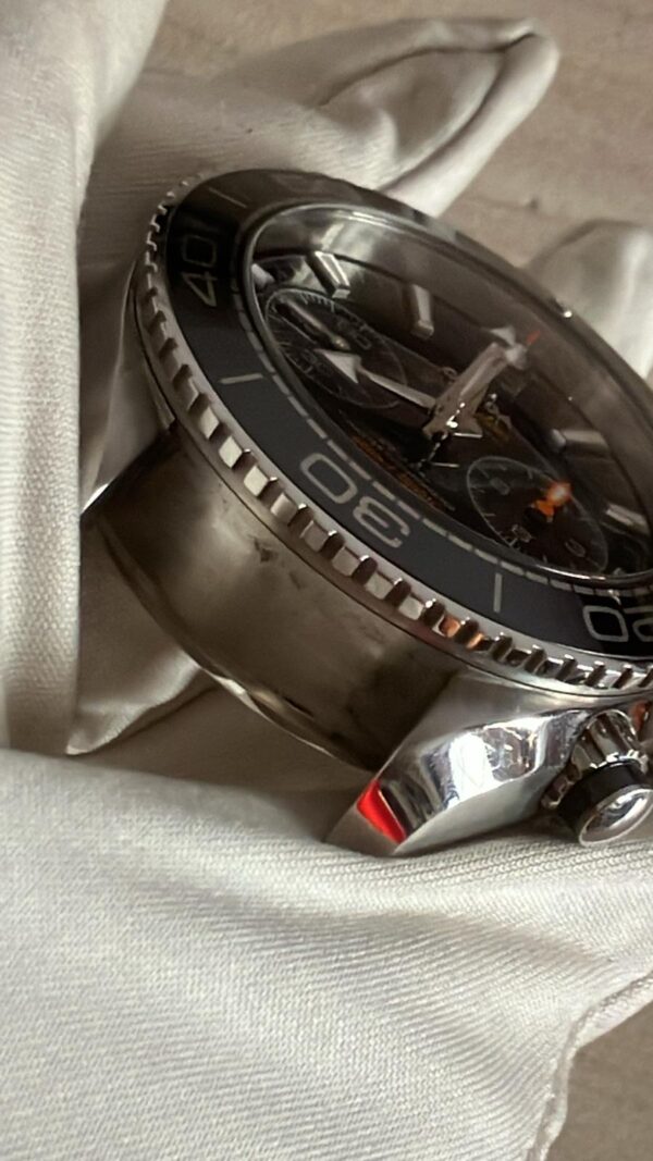 11256 - Omega - 215.33.46.51.01.001 - pre-owned conditions with MINOR signs of usage - Card & Box - Image 12