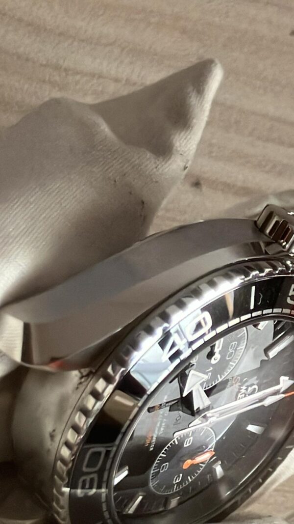 11256 - Omega - 215.33.46.51.01.001 - pre-owned conditions with MINOR signs of usage - Card & Box - Image 13