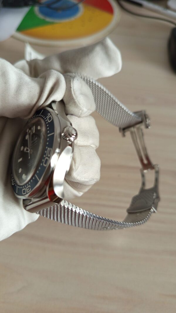 11255 - Omega - 210.30.42.20.03.002 (2023) - RETAIL READY - Card & Box - Image 8