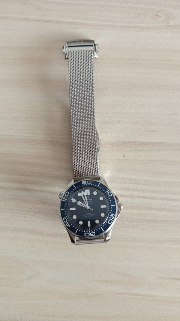 11255 - Omega - 210.30.42.20.03.002 (2023) - RETAIL READY - Card & Box - Image 12