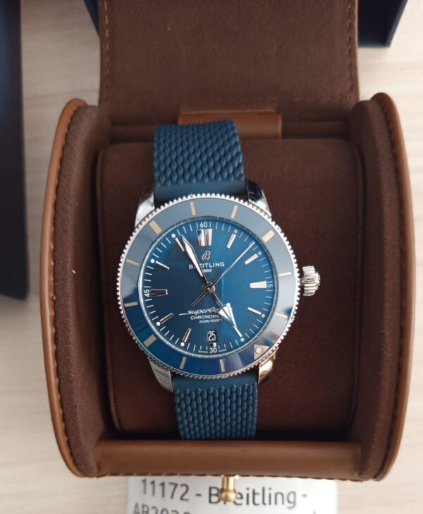 11172 - Breitling AB2030 - pre-owned conditions with MINOR signs of usage - Card & Box - Image 4