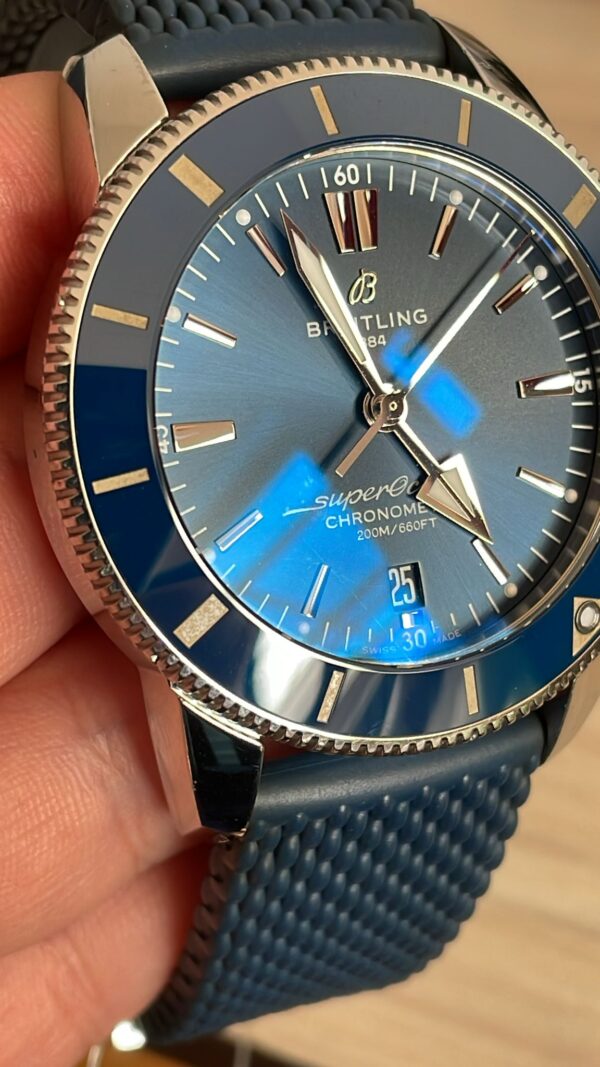 11172 - Breitling AB2030 - pre-owned conditions with MINOR signs of usage - Card & Box - Image 7