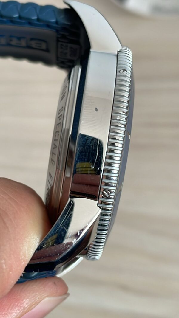 11172 - Breitling AB2030 - pre-owned conditions with MINOR signs of usage - Card & Box - Image 12