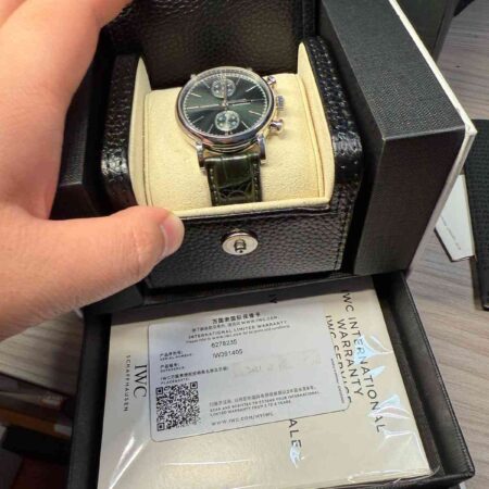 11899 - IWC - IW391405 - pre-owned conditions with MINOR signs of usage - Card & Box