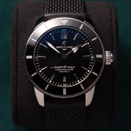 11042 - Breitling AB2030 - pre-owned conditions with MINOR signs of usage - With Card