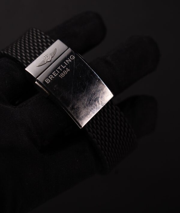 11042 - Breitling AB2030 - pre-owned conditions with MINOR signs of usage - With Card - Image 4