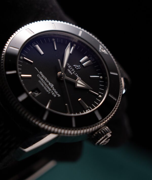 11042 - Breitling AB2030 - pre-owned conditions with MINOR signs of usage - With Card - Image 5