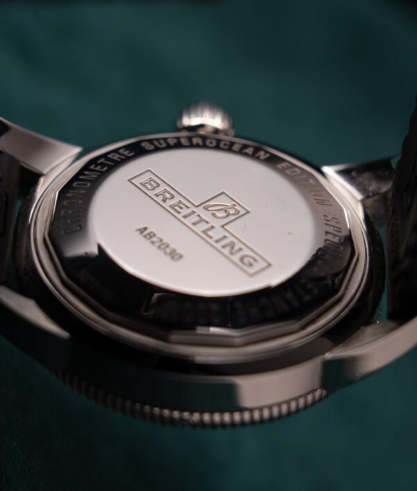 11042 - Breitling AB2030 - pre-owned conditions with MINOR signs of usage - With Card - Image 6