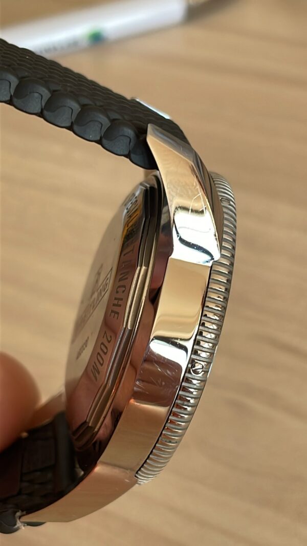 11042 - Breitling AB2030 - pre-owned conditions with MINOR signs of usage - With Card - Image 14