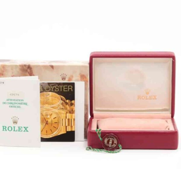 11789 - Rolex - 69174 (Silver) - pre-owned conditions with MINOR signs of usage - Card & Box - Image 4