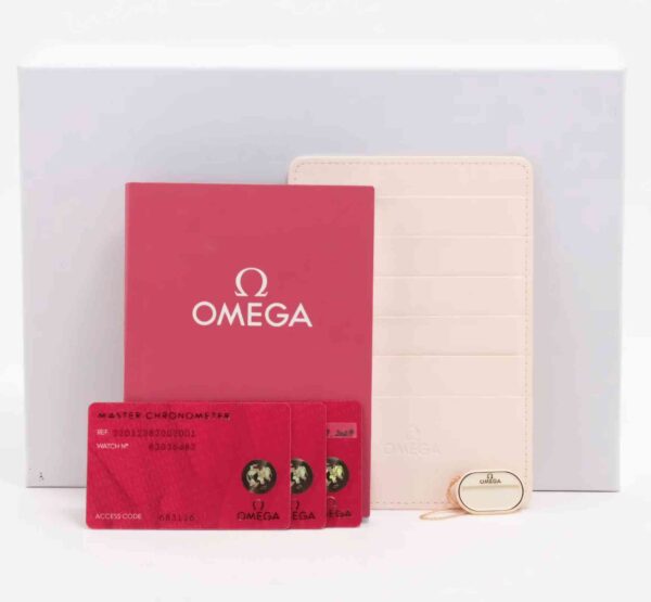 11787 - Omega - 220.12.38.20.02.001 - pre-owned conditions with MINOR signs of usage - With Card - Image 4