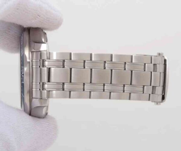 11786 - Omega - 210.30.42.20.06.001 - pre-owned conditions with MINOR signs of usage - Card & Box - Image 3