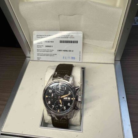 11892 - IWC - IW387901 - pre-owned conditions with MINOR signs of usage - Card & Box