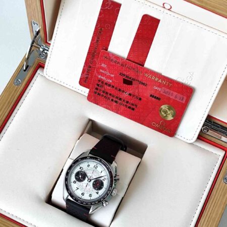 11928 - Omega - 329.32.43.51.02.001 - pre-owned conditions with MINOR signs of usage - Card & Box