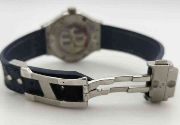 11922 - Hublot - 581.NX.1171.RX - pre-owned conditions with MINOR signs of usage - Card & Box - Image 2