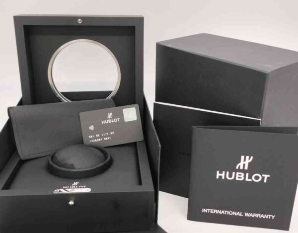 11922 - Hublot - 581.NX.1171.RX - pre-owned conditions with MINOR signs of usage - Card & Box - Image 3