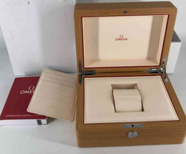 11917 - Omega - 210.92.44.20.01.003 (2023) - pre-owned conditions with MINOR signs of usage - Card & Box - Image 5
