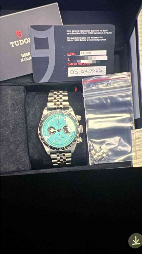 11950 - Tudor - 79360N (Flamingo blue) - pre-owned conditions with MINOR signs of usage - Card & Box