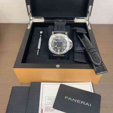 12110 - Panerai - PAM01024 - pre-owned conditions with MINOR signs of usage - Card & Box