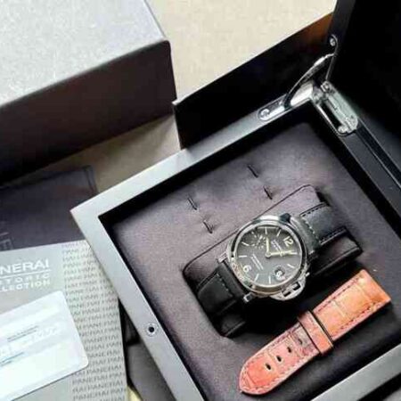 12113 - Panerai - PAM01048 - pre-owned conditions with MINOR signs of usage - Card & Box