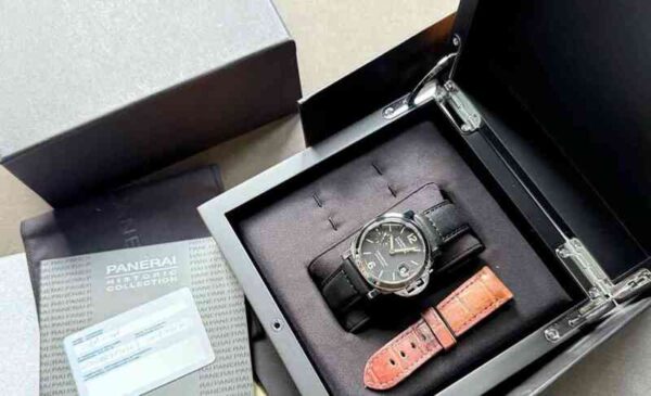 12113 - Panerai - PAM01048 - pre-owned conditions with MINOR signs of usage - Card & Box