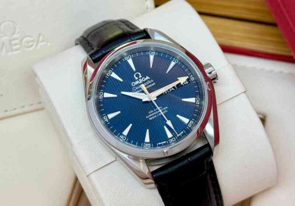 12104 - Omega - 231.13.39.22.03.001 - pre-owned conditions with MINOR signs of usage - Card & Box
