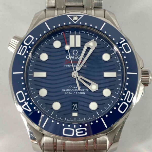 12084 - Omega - 210.30.42.20.03.001 - pre-owned conditions with MINOR signs of usage - With Card