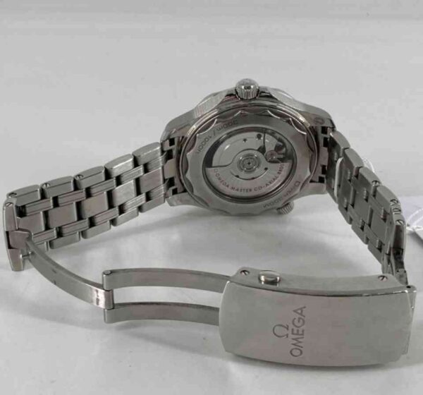 12084 - Omega - 210.30.42.20.03.001 - pre-owned conditions with MINOR signs of usage - With Card - Image 2