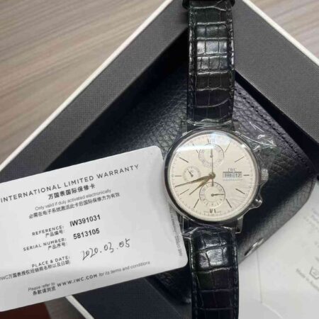 12046 - IWC - IW391031 - pre-owned conditions with MINOR signs of usage - Card & Box