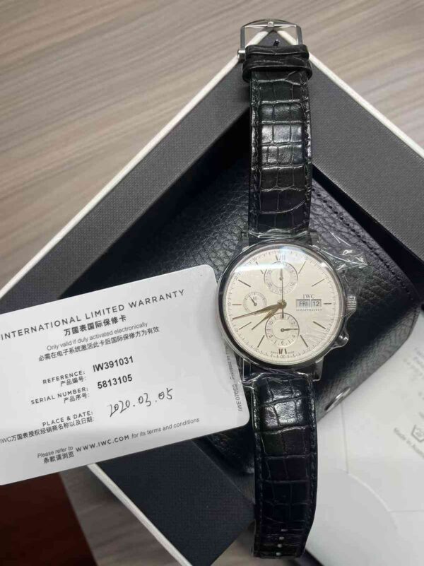 12046 - IWC - IW391031 - pre-owned conditions with MINOR signs of usage - Card & Box