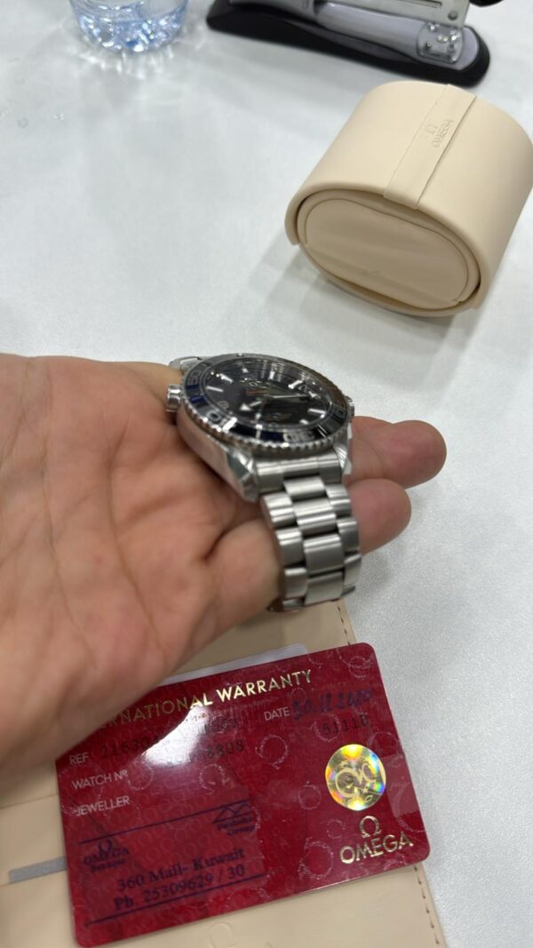 12065 - Omega - 215.30.44.21.01.001 - pre-owned conditions with MINOR signs of usage - Card & Box - Image 3
