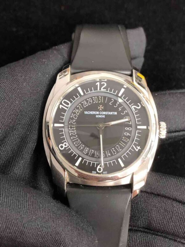 11996 - Vacheron Constantin - 4500S/000A (Black, 2018) - pre-owned conditions with MINOR signs of usage - Card & Box