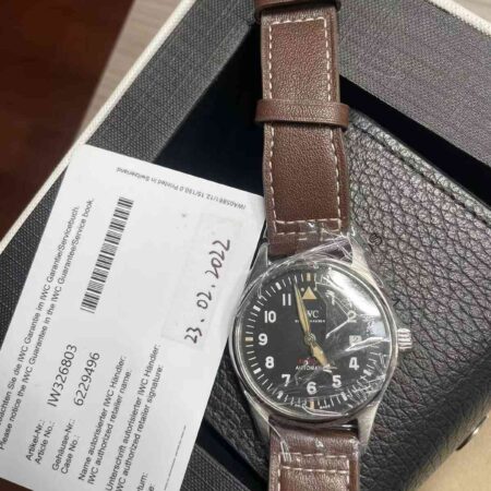 12045 - IWC - IW326803 - pre-owned conditions with MINOR signs of usage - Card & Box