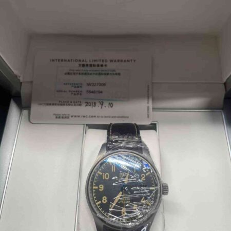 12044 - IWC - IW327006 - pre-owned conditions with MINOR signs of usage - Card & Box