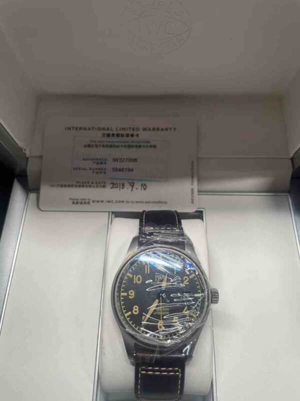 12044 - IWC - IW327006 - pre-owned conditions with MINOR signs of usage - Card & Box