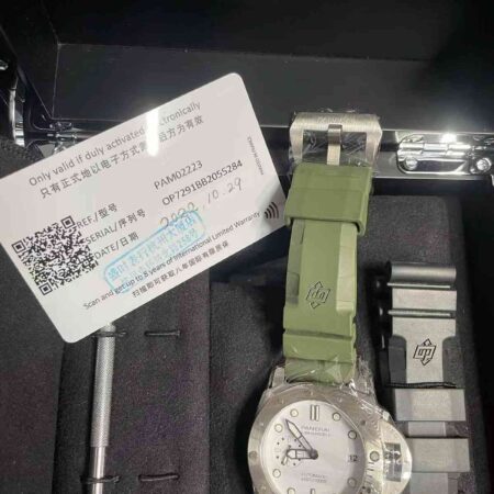 12042 - Panerai - PAM02223 - pre-owned conditions with MINOR signs of usage - Card & Box