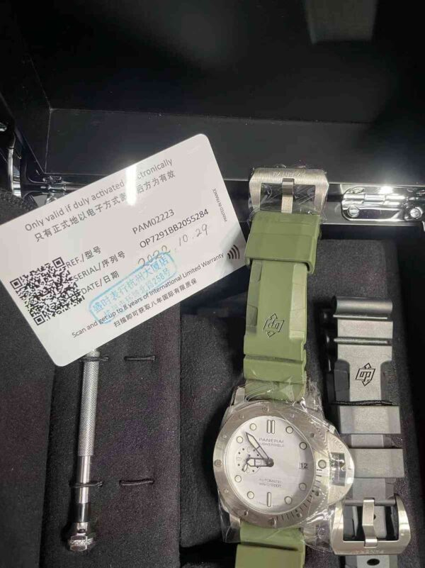 12042 - Panerai - PAM02223 - pre-owned conditions with MINOR signs of usage - Card & Box