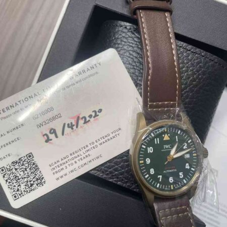 12029 - IWC - IW326802 - pre-owned conditions with MINOR signs of usage - Card & Box